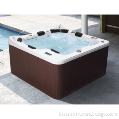 Outdoor spa bathtub